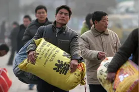 多事之秋，今年农民工“返乡潮”提前了？明年经济会更难吗？图片