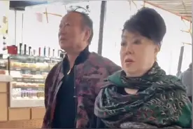 蒋大为夫妇近照老态龙钟，蒋大为干瘦憔悴头发少，网友：老得吓人图片