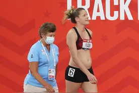 美国准妈妈挺孕肚参加奥运选拔赛，38℃高温下奔跑，弹跳力仍惊人图片