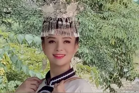星光大道冠军盲女歌手刘赛：上天夺走她的眼睛，夺不走她一身才华图片