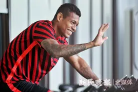 访上港新外援洛佩斯：大器晚成的“巴西武磊”有颗争冠的心图片