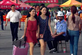 大学期间入党优势显而易见，弊端却鲜少有人知道，想好再做决定图片