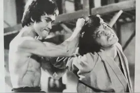 《李小龙：神话和真实》揭秘李小龙不为人知的一面图片