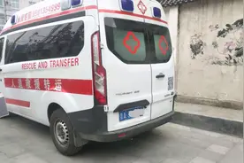 周口医院附近黑救护车活动猖獗有人被中途加价，相关部门称无执法依据难以查处图片