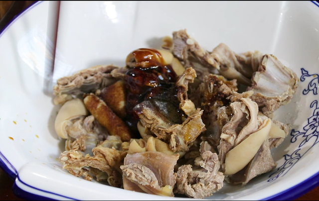 羊排这样做太好吃了，香味扑鼻，没有羊骚味，步骤详细简单易做