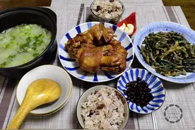 东北老两口的晚餐，发朋友圈火了，网友：好吃不贵，晚年该这么过图片