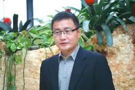 从摆摊到身家180亿，他说：人生最幸福的时刻不是拥有而是拼搏图片
