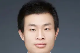 不看电视，不爱聊天，不吃肉，北大数学天才韦东奕的彪悍人生图片