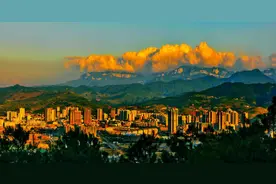 昆明有东川，重庆有南川，四川有北川；那么西川在哪里呢图片