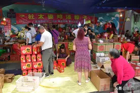 端午节临近成都30年历史的“粽子一条街”又火了，商家摆摊1公里图片