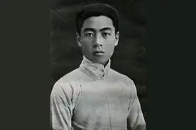 周恩来父亲周贻能：妻子离世后独身35年，儿子有出息后仍愿打杂图片