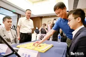 爆冷！四城团体赛“希望之星”许文章杀败第一人王天一，郑州夺冠图片