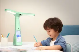 让孩子自主学习的法宝——大力智能学习灯T6系列图片