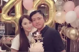 初中毕业，成吴佩慈真爱的东北小伙纪晓波，是如何逆袭成功的？图片