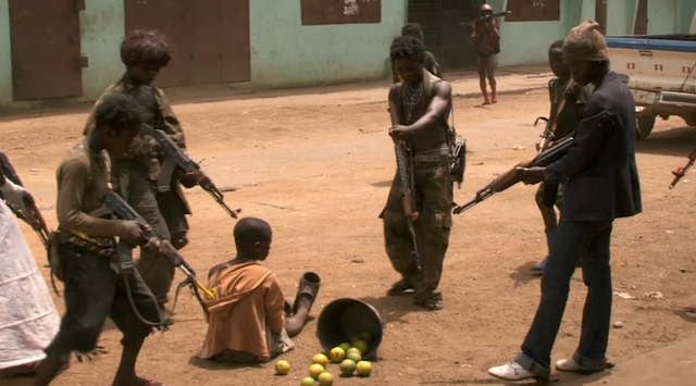 真实事件改编，10岁扛枪，15岁成首领，还原童子军的残酷人生