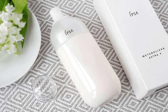 换季水乳大分析：蜜浓氨基酸超温和，IPSA自律乳很刺激？