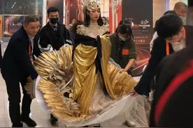 宋茜金鹰女神被嘲历届最丑！妆发造型敷衍，身材五五分比例太虐图片