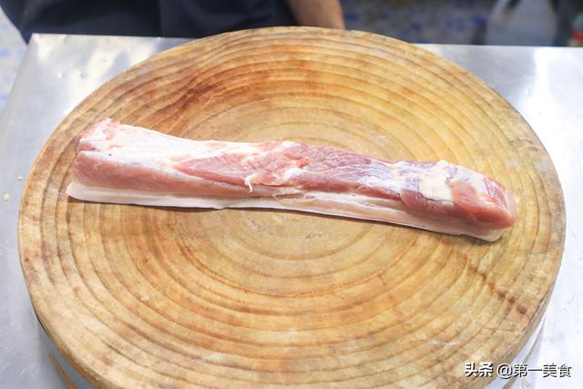 厨师长做一道“粉蒸肉”，原来腌肉有技巧，详细教程让你一学就会