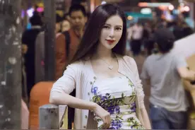 街头，高挑的时尚美女图片