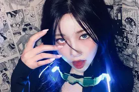 小说：我去小卖部买烟，美艳老板娘低声约我：后天和我一起出趟门图片