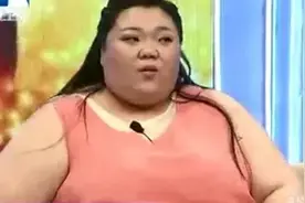 420斤女孩霸气出场，王为念在女孩身边特别小鸟依人图片