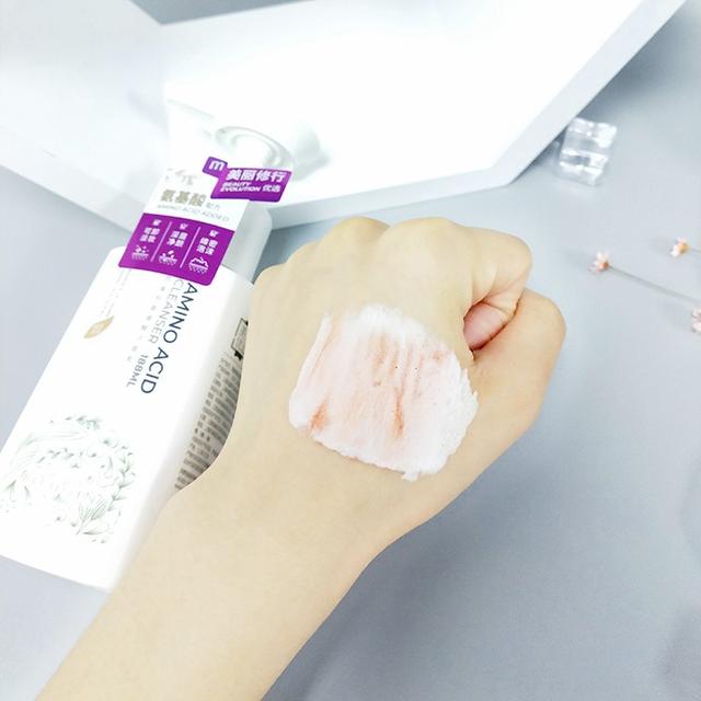 氨基酸洁面泡，温和清洁小能手