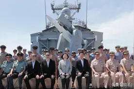 台海军情｜蔡英文到澎湖，台湾军舰罕见挂出“战弹”图片