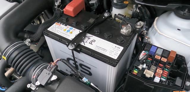 冬天为什么车子打火不顺畅？喵哥手把手教你找原因，不怕被坑