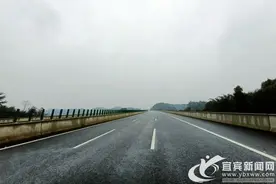 成宜高速通车：两地最快高速公路大通道图片