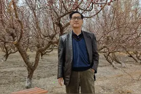 佟丽娅爸爸疑突发脑梗！病床照曝光仪器多，两月前在乌鲁木齐入院图片