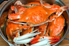 蒸螃蟹时，有人用冷水，有人用热水，教你正确做法，太香了图片