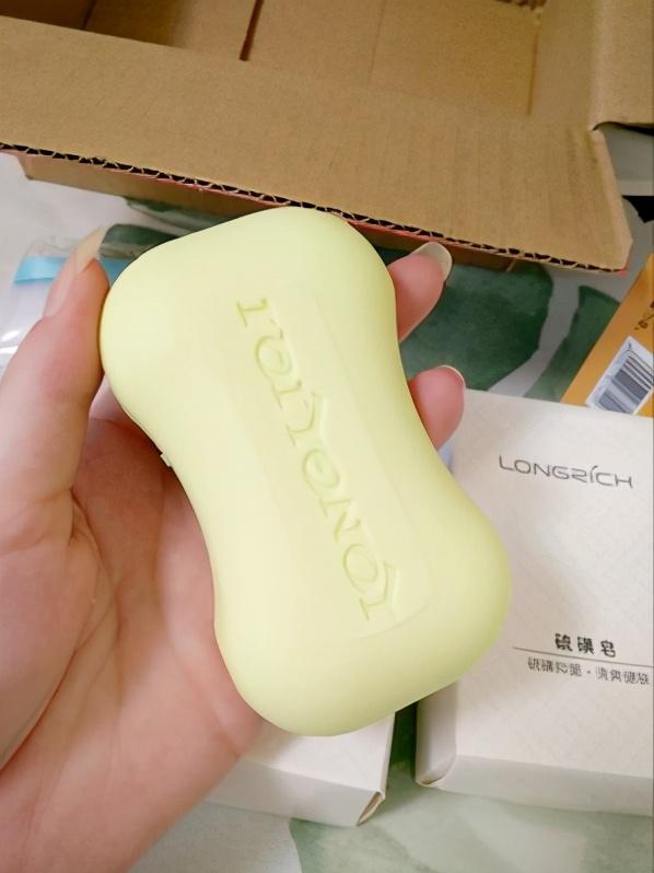 4款洗头皂分析：lush性价比不高，罗兰、AA值得尝试