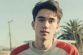 意难平，听千遍《水星记》练中文的混血帅哥和马为何退出《创4》图片