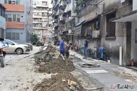 正在“逆袭”！梅县新城办老旧小区升级改造，将变身幸福家园图片