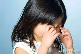 童年经历影响一生：女儿把碗摔碎了，没人责备却嚎啕大哭图片