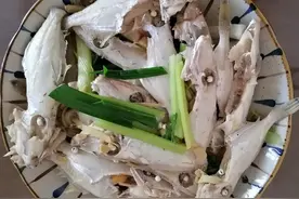 普宁豆酱焖迪仔鱼(扒皮鱼)做法图片