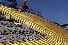 农村盖房，屋顶瓦干挂好还是水泥铺好？听内行人一说，不再纠结了图片