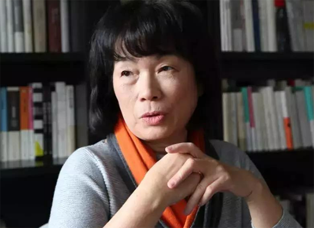 龙应台：既是作家又是官员，任台北文化局长，最终背离初衷