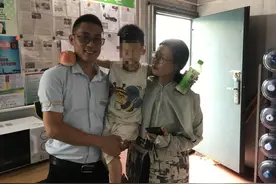 郑州一公交调度室一下午“捡”到两位走失儿童，车长呼吁看好自家娃图片