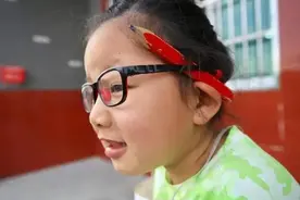 幼年版李子柒！7岁“铁锤妹妹”爆红，被1200万网友围观！​​原因出人意料图片