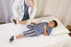 孩子晚上总说腿疼是怎么回事？不要慌，孩子的这些筋骨问题，专家一次性讲清楚！图片