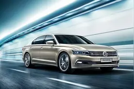 上汽大众为清库存下血本：6缸帕萨特直降14万，购车还送2万礼包图片