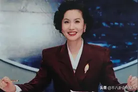 60岁央视主持人徐俐宣布退休，二婚带儿子嫁名门，女强人变温柔图片