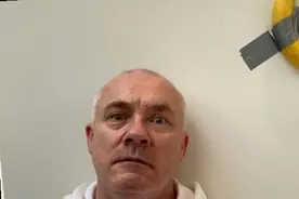 赫斯特要买香蕉，卡特兰不卖，赫斯特伤心了... ...图片