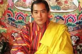 不丹国王有四位王后，每位王后见他必须提前打报告图片