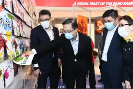 做一块大克鼎巧克力，玩一把旺仔飞行棋图片