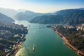 在重庆武汉两大火炉中间有个地方，夏天只有20°左右，是避暑天堂图片