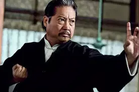 洪金宝嘴角上的疤原来是被他打伤的，成龙在他面前都怂，他是谁？图片