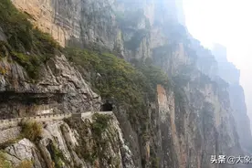 奇闻：中国发现“井底村”，与世隔绝几千年，出行要靠爬梯子图片