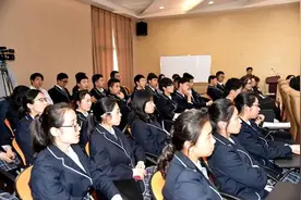 南京一中校长被喊下课？素质教育的遮羞布最终被撕掉！校长错了吗图片